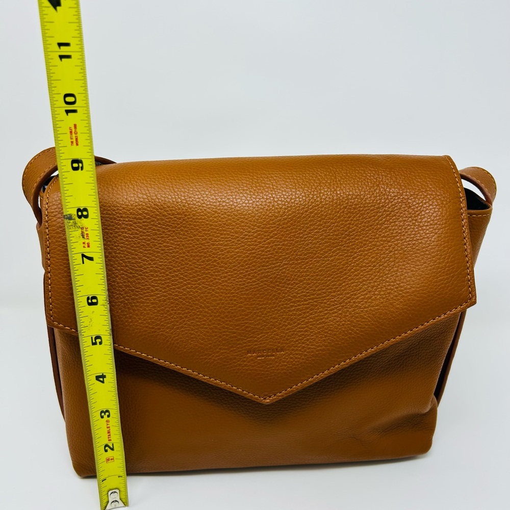 Classic Women's Shoulder Bag in Warm Tan - Picture 7 of 8